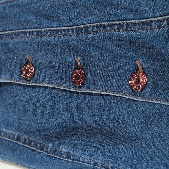 307-Guess Blue Denim with Red Label - Picture 2 of 4